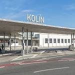 Kolín - železniční nádraží, průhled zastřešním autobusového nádraží (2019)