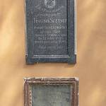 Lstiboř - hřbitov u kostela, epitafy Františka Sutnera a Filipa Volfa (2018)