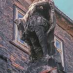 Kolín - městské lapidárium, socha sv. Václava na budově děkanství (2000)
