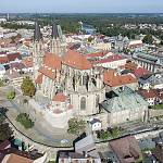 Kolín - městské hradby u chrámu sv. Bartoloměje během oprav (2019)