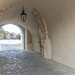 Kolín - městské hradby, Klášterská brána, vnitřek od malého nádvoří (2019)