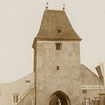 Kouřim - Pražská brána (před rokem 1900, SOkA Kolín)