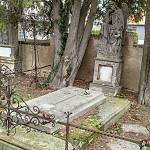 Rostoklaty - hřbitov u kostela, hrobka rodin Židlických a Bambáskových (2019)