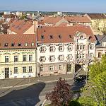 Kolín - ulice Politických vězňů, od prava domy číslo 94, 93 a 44 (2020)