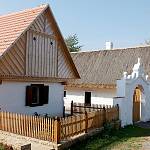 Kouřim - skanzen, stavba usedlosti ze středního Polabí od severovýchodu (2016)