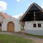 Kouřim - skanzen, stavba usedlosti ze středního Polabí od severozápadu (2017)