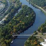 Kolín - visutá lávka a Kmochův ostrov z letadla (2008)