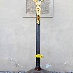 Žabonosy - křížek u kostela sv. Václava (2016)
