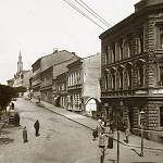 Kolín - Kutnohorská ulice od dnešní světelné křižovatky u Futura (20. léta 20. stol, archiv Láďa Novák)