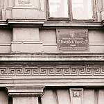 Kolín - pamětní deska Františka Kmocha, první deska odhalená roku 1922 (autor ani rok nejsou známé)