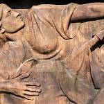 Kolín - památník osvobození, reliéf, detail Matka vlast (2023)