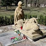 Kolín - památník sovětským vojákům, čelní pohled (2017)