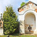 Dobřichov - hřbitov, kaple v západní zdi (2017)