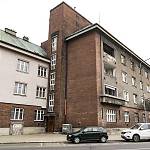 Kolín - dům čp. 868 - 869, boční vchod z ulice Veltrubské (2017)