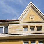 Kolín - ulice U Borků, detail štítu domu čp. 683 (2017)