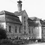 Bečváry - nový zámek s pivovarem (kolem roku 1972, SOkA Kolín)