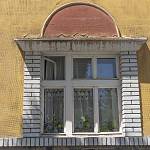 Kolín - Horského ulice, dům čp. 62, okno do ulice (2018)