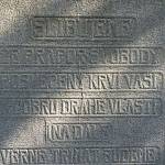 Krakovany - památník padlým v 1. světové válce, nápis na čelní straně soklu památníku (2018)