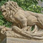 Ohaře - památník padlým v 1. a 2. světové válce, socha lva (2018)