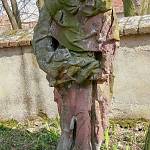 Chotouň - bývalý hřbitov u kostela, socha sv. Františka (2007)