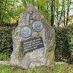 Kostelec nad Černými lesy - památník Jana Husa a Jana Žižky (2021)