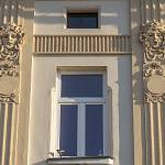 Kolín - Jiráskovo náměstí, dům čp. 14, detail fasády (2018)