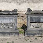 Třebovle - hřbitov u kostela, náhrobky Milnerových (2019)