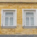 Chotouchov - dům čp. 2, archaická okna ve štítovém průčelí (2020)