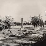Kostelec nad Černými lesy - boží muka sv. Prokopa před přemístěním do skanzenu v Kouřimi (1949, Podlipanské muzeum Český Brod)