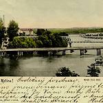 Kolín - starý dřevěný most před rozebráním a již dokončený nový železný most na dobové pohlednici (1879)