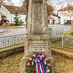 Hradešín - památník padlým, detail (2020)