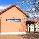 Červené Pečky - železniční nádraží od západu (2022)