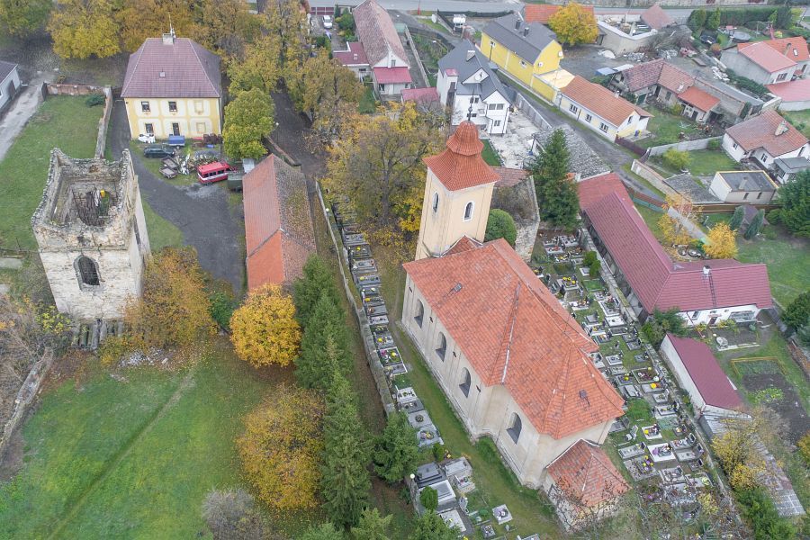 Vyšehořovice - kostel sv. Martina se zvonicí
