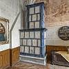 Kamna z roku 1679 v jedné z komnat
