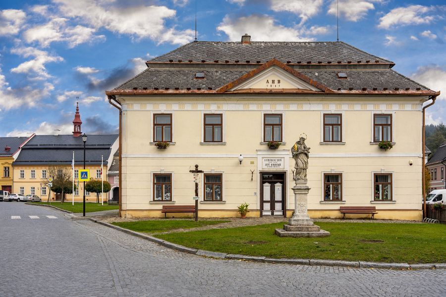 Jimramov - stará škola, dnes muzeum