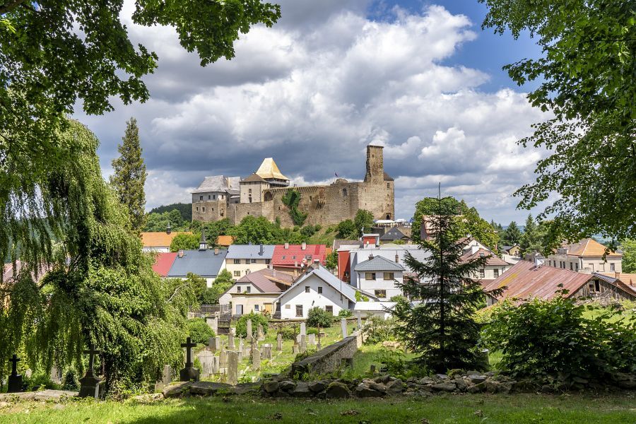 Hrad Lipnice nad Sázavou z Haškovy vyhlídky
